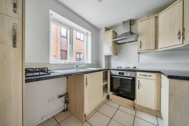 Property photo 3 of 18 Kitchen