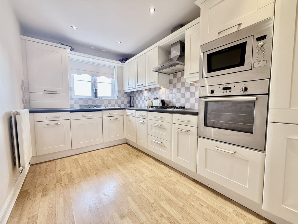 Property photo 3 of 9 Img_9909
