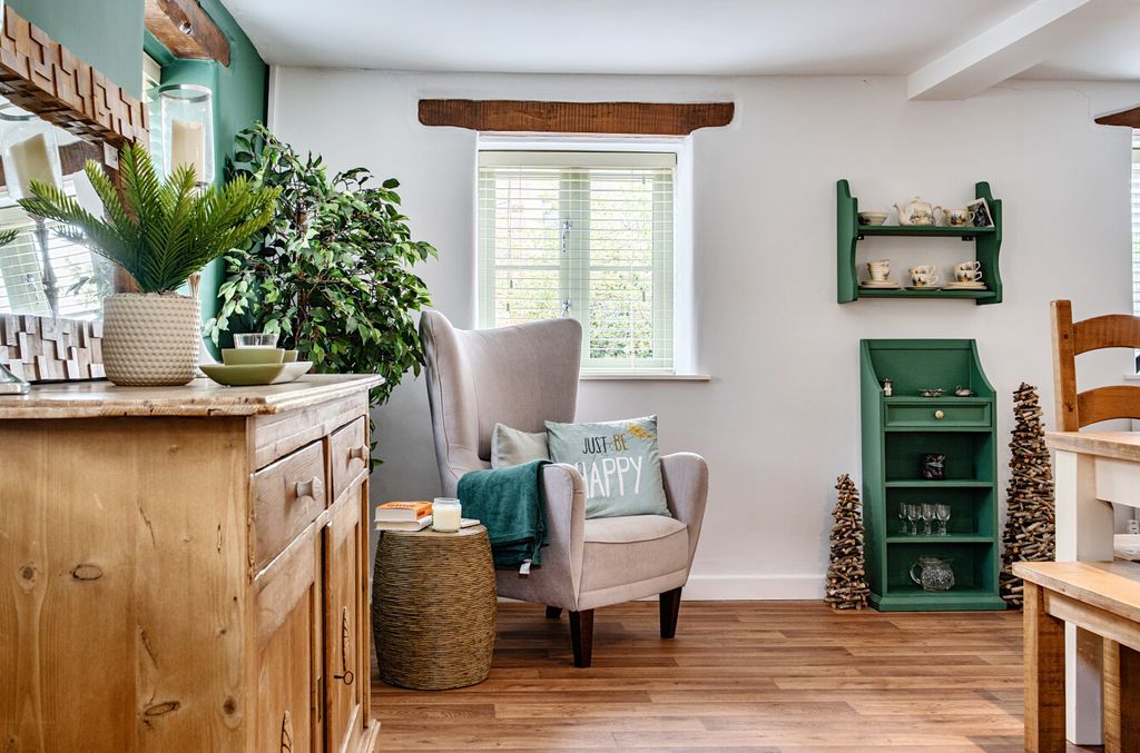 Property photo 2 of 16 15115422