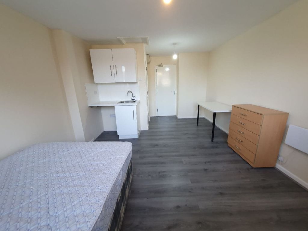 Property photo 1 of 2