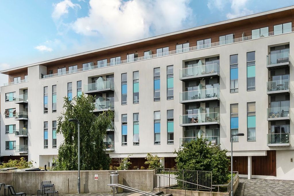 Property photo 1 of 8