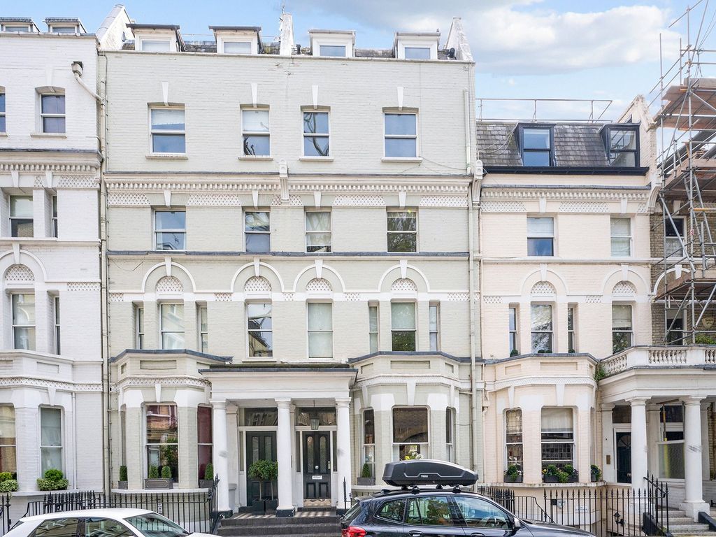 Property photo 1 of 13 Elm Park Road