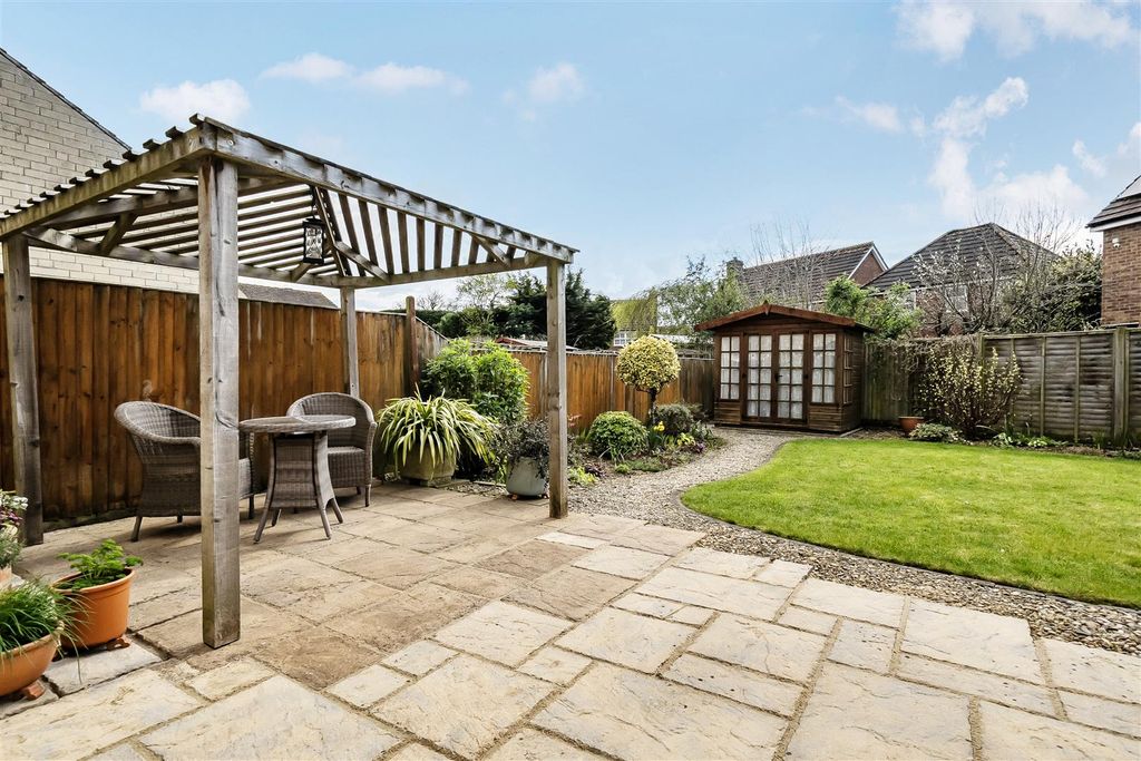 Property photo 2 of 19 1437940-19-69Cbe1Efd5c7F.Jpg