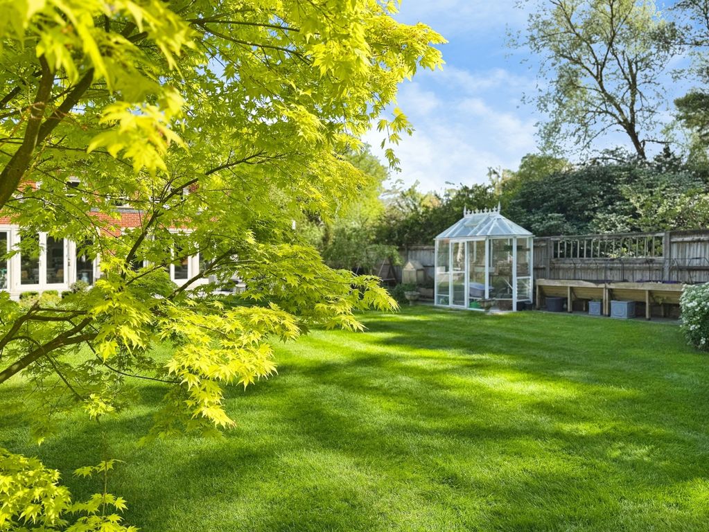 Additional image 37 of 6 bed detached house for saleWaterloo Road, Crowthorne, Berkshire RG45