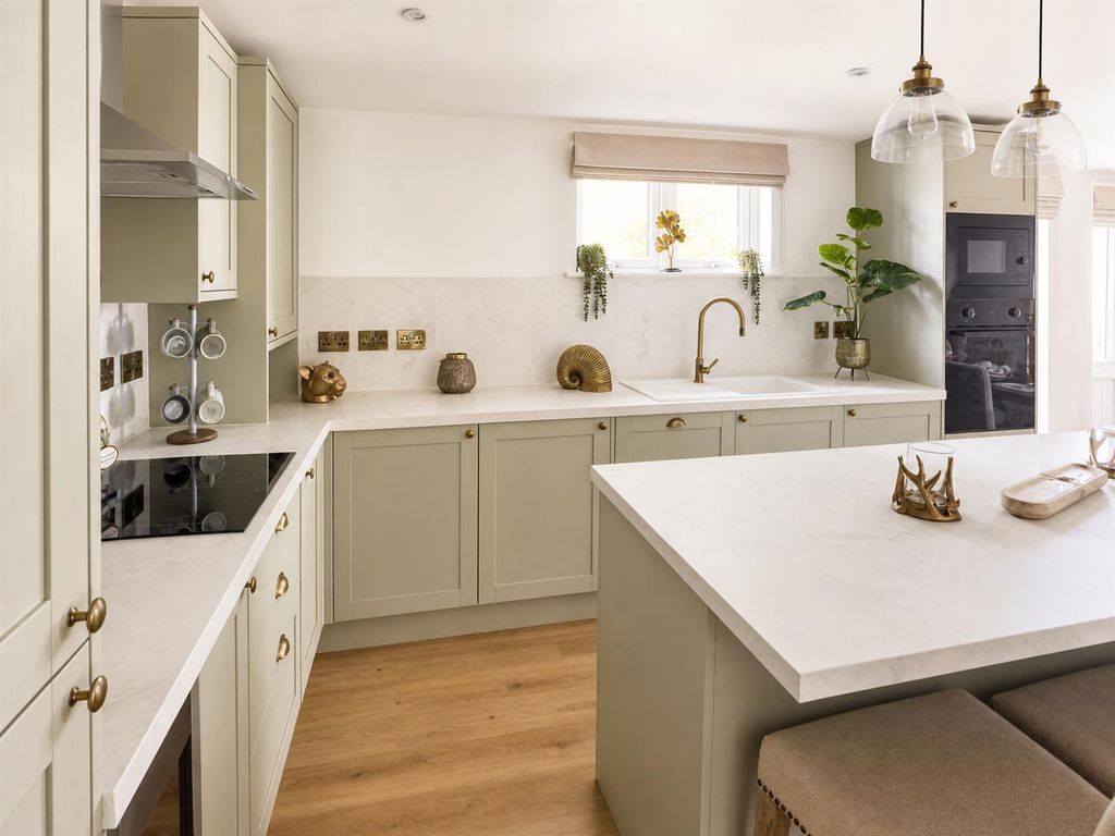 Property photo 2 of 12 Fletchers-Farmhouse-12A-Thames-Road-5389130d-8.Png
