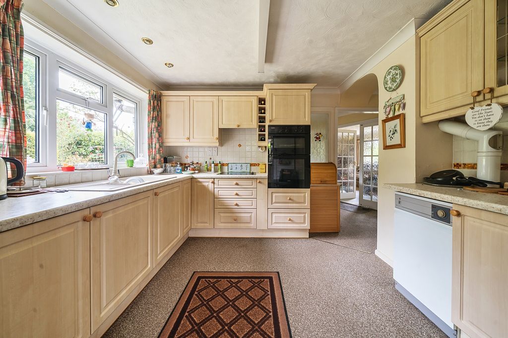 Property photo 2 of 18
