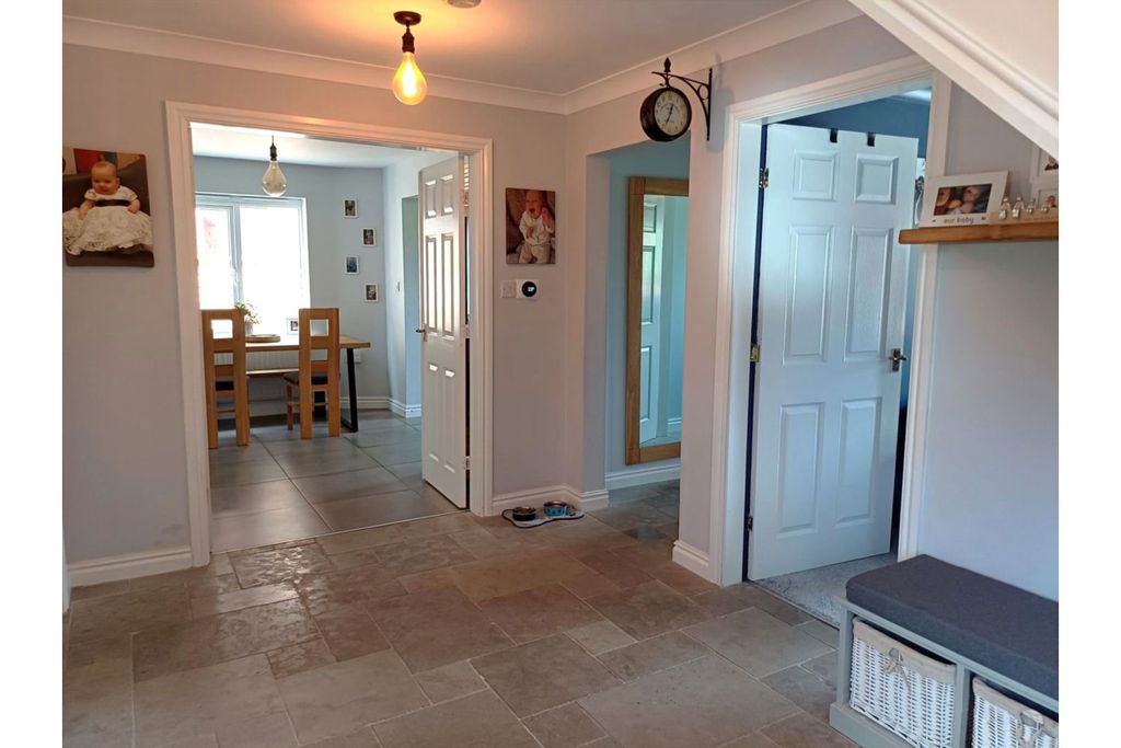 Property photo 3 of 26 Entrance Hallway