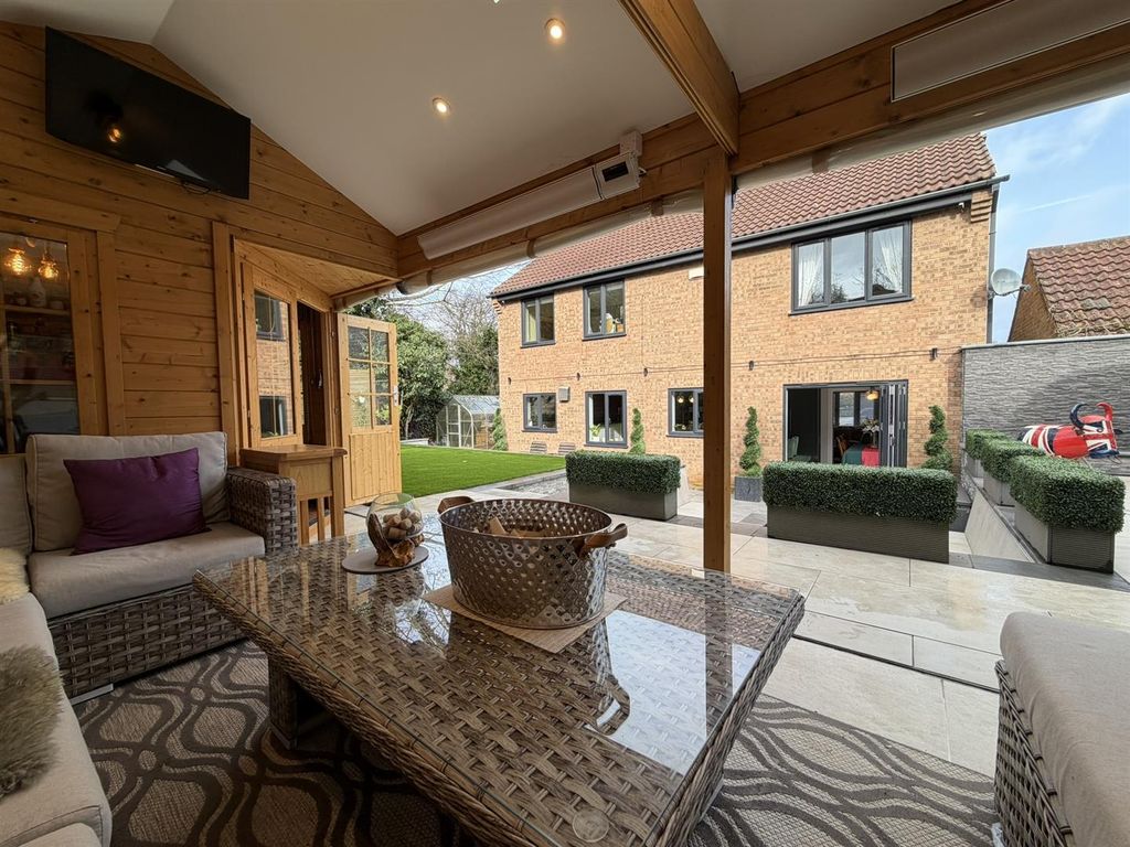 Additional image 21 of 4 bed property for saleShackleton Drive, Daventry NN11