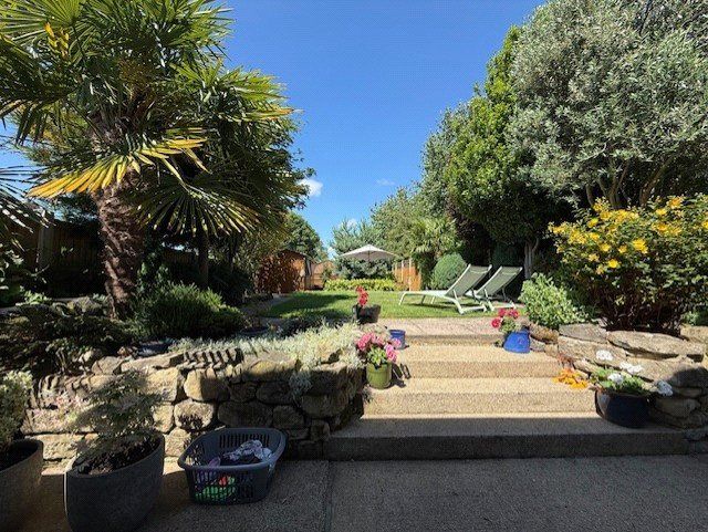 Property photo 2 of 40 Picture No. 02