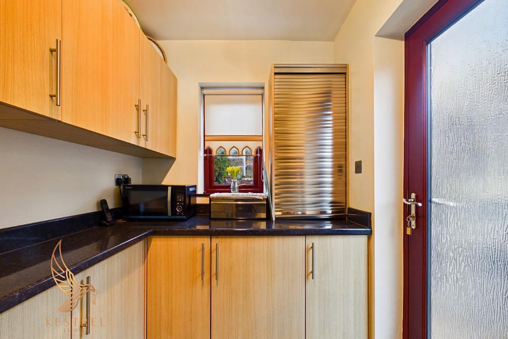 Property photo 3 of 36 31.Png