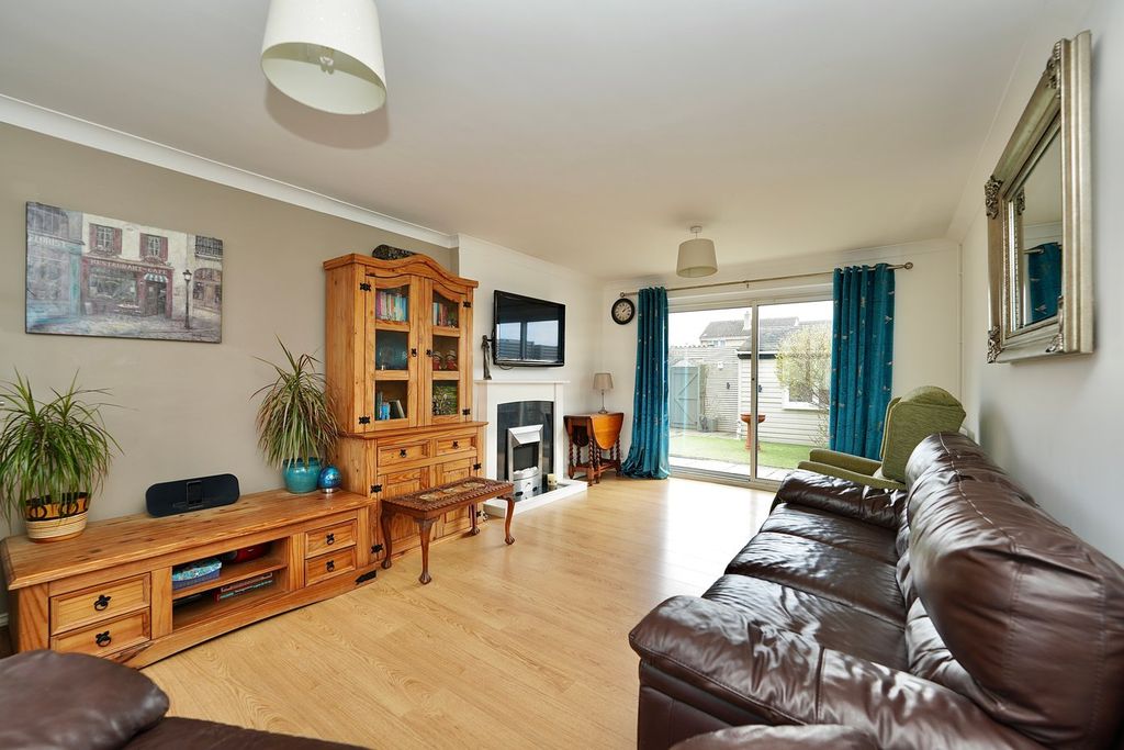 Property photo 2 of 12