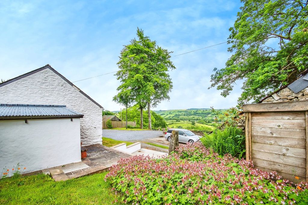 Property photo 2 of 19 Photo