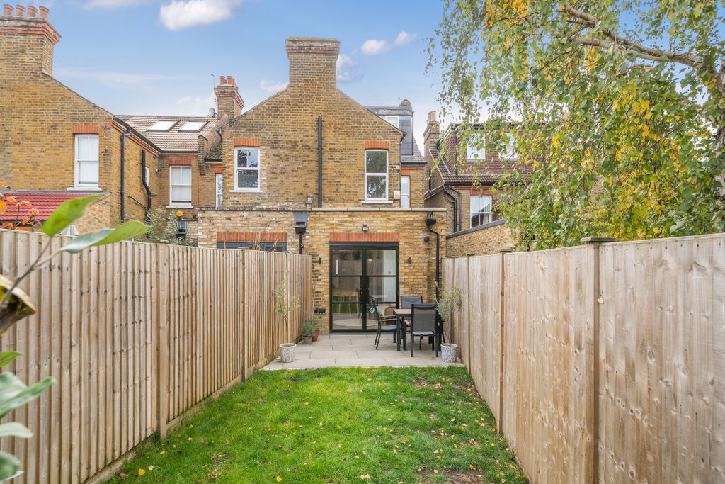 Property photo 2 of 20