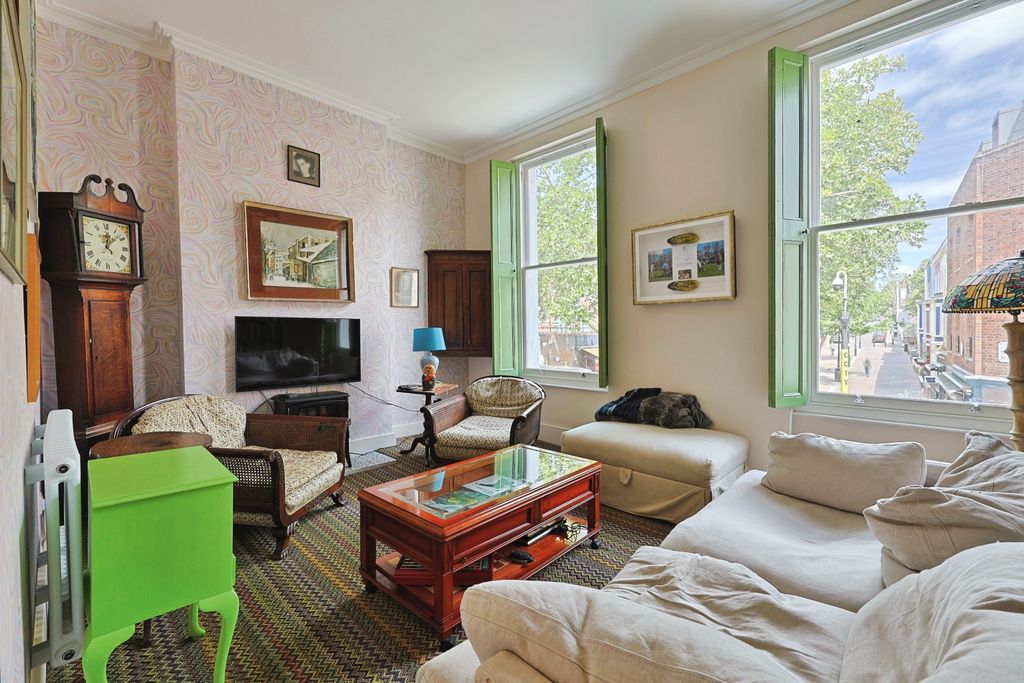 Property photo 3 of 20 Sitting Room