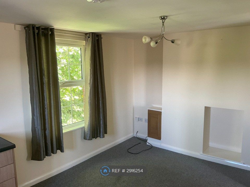 Property photo 3 of 6 Lounge