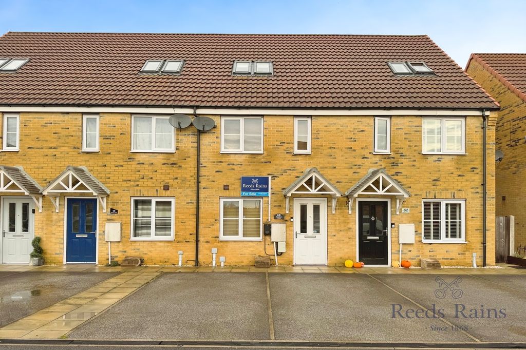 Property photo 1 of 17 Front