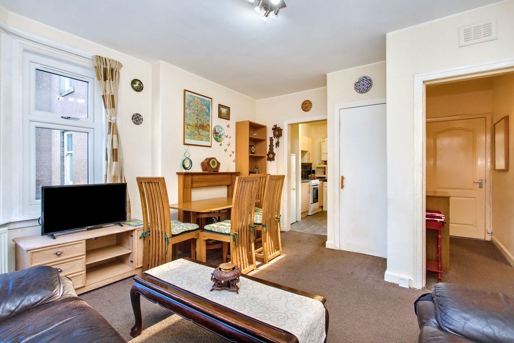 Property photo 3 of 8 Property Image 3