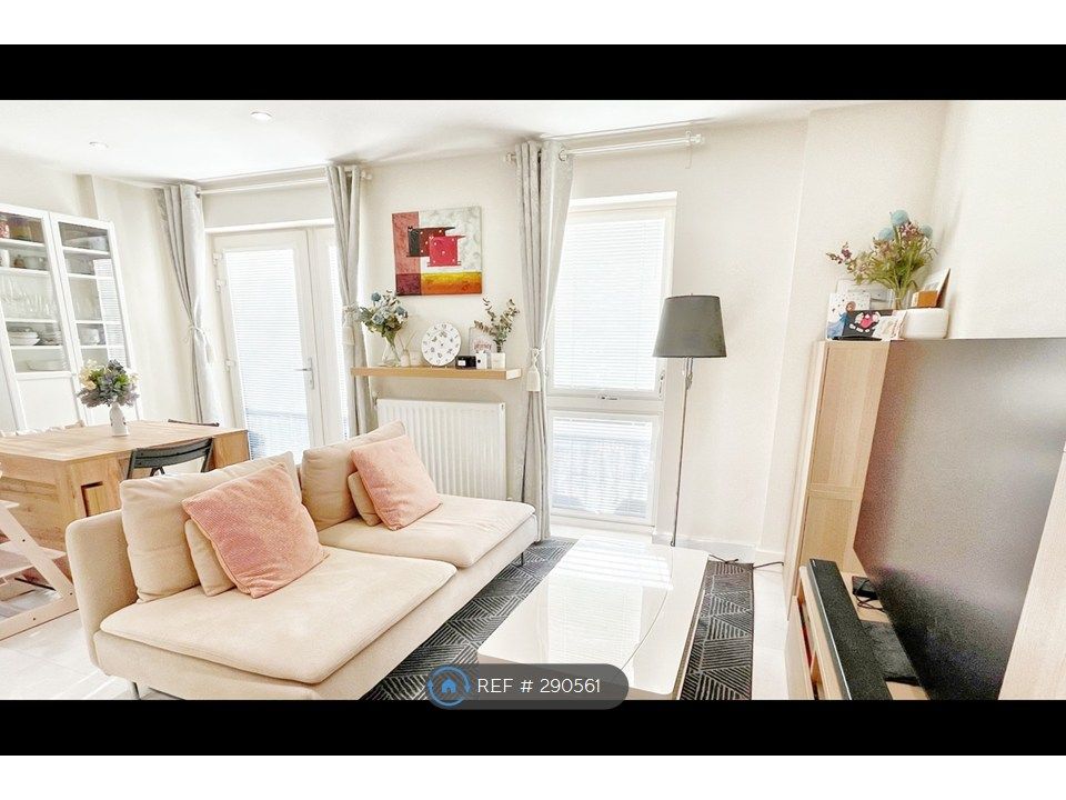 Property photo 2 of 13 Living/Dinning - Dinning Table/Chairs Not Included