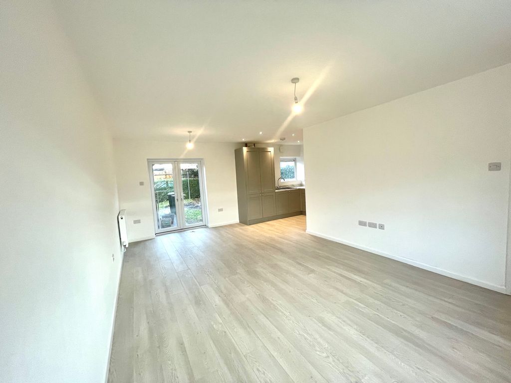 Property photo 3 of 14 Living Room