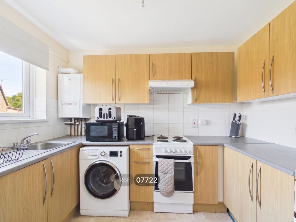 Property photo 2 of 7 Kitchen