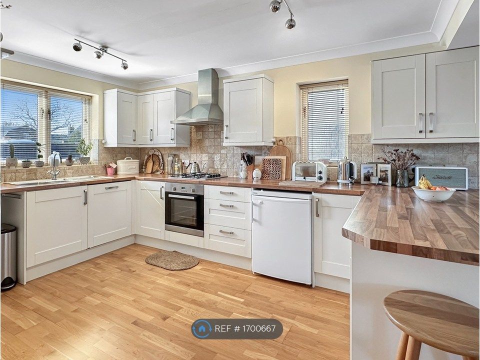Property photo 3 of 10 Kitchen View 1