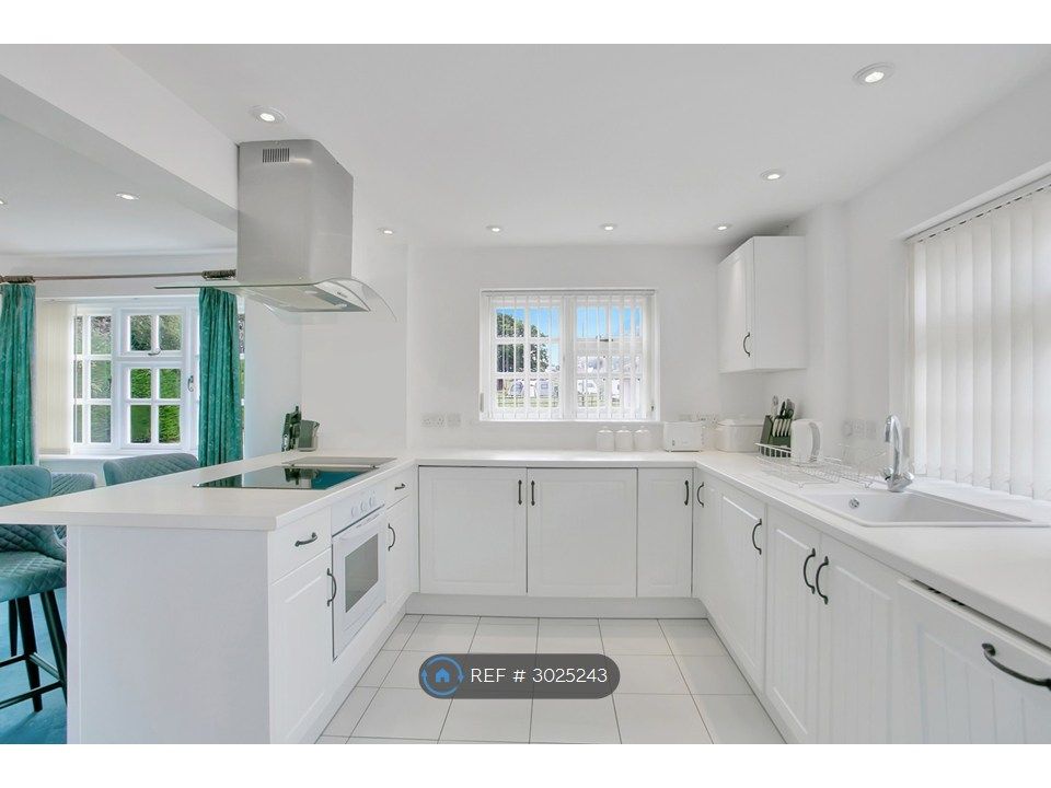 Property photo 2 of 8 Open Plan Kitchen