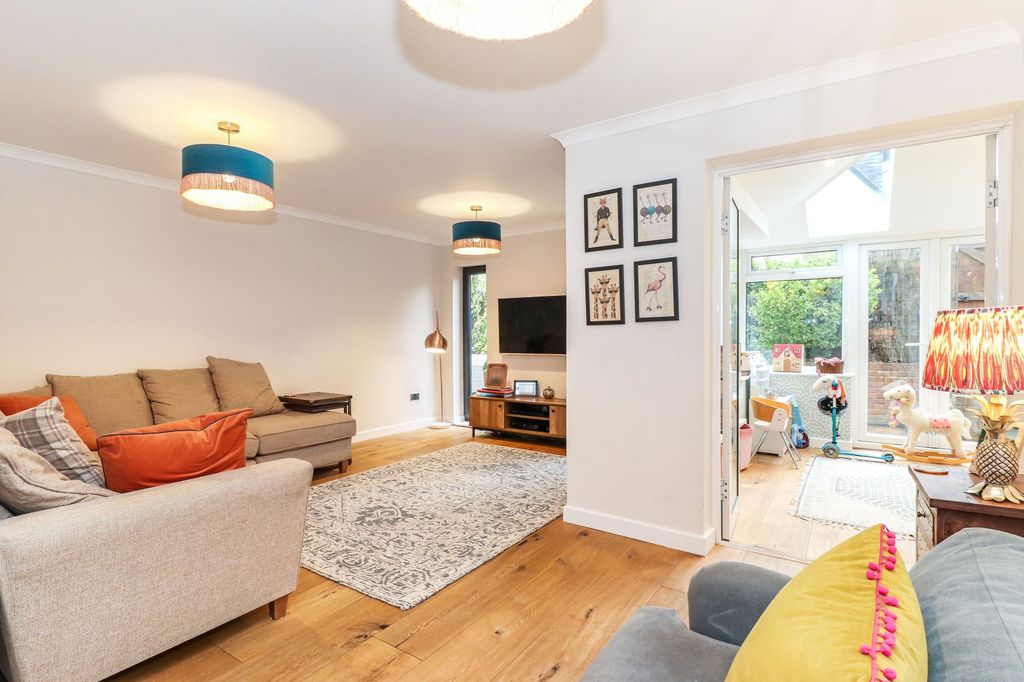 Property photo 2 of 30