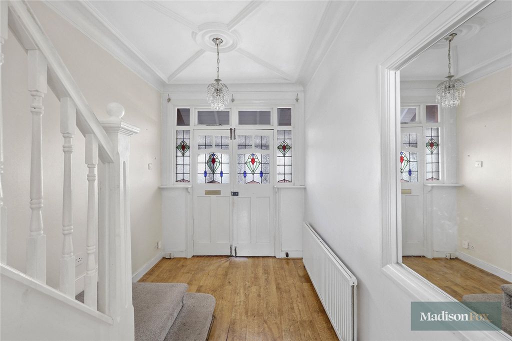 Property photo 3 of 33 Picture No. 13