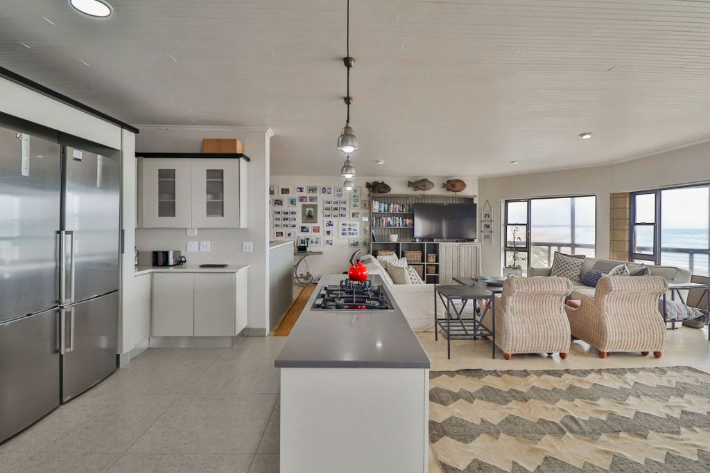 Property photo 3 of 62 1Jf1683477