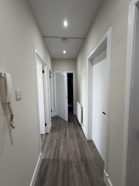 Property photo 2 of 8 Https://Cdn.Rmcloud.Online/Rmc-Temp-Live/Rent/Abf6