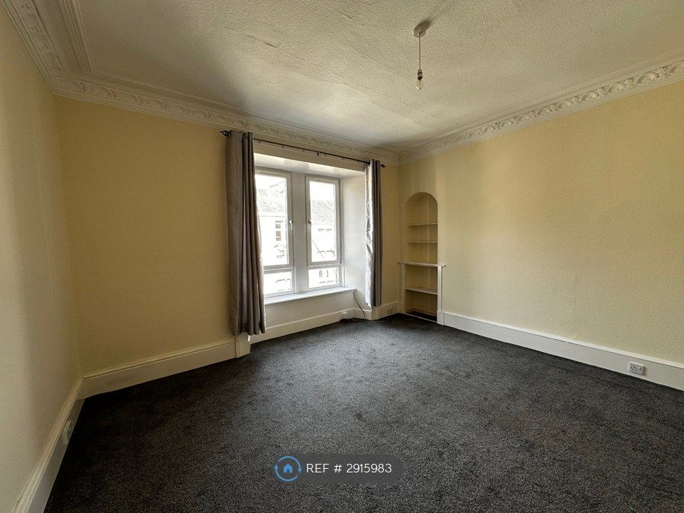 Property photo 1 of 4 Living Room