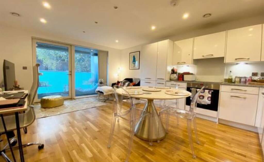 Property photo 2 of 8