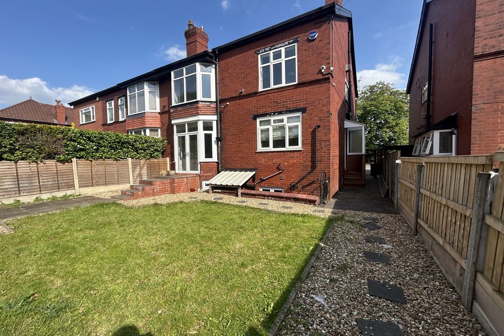 Property photo 3 of 23 Garden