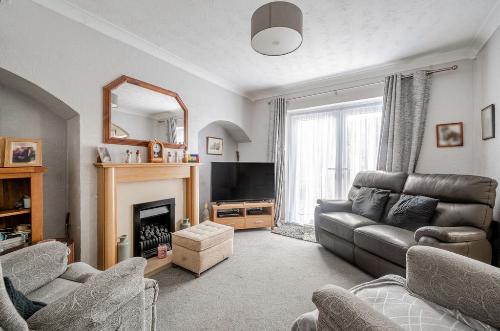 Property photo 2 of 14 1465686-5-6A22Ae5...