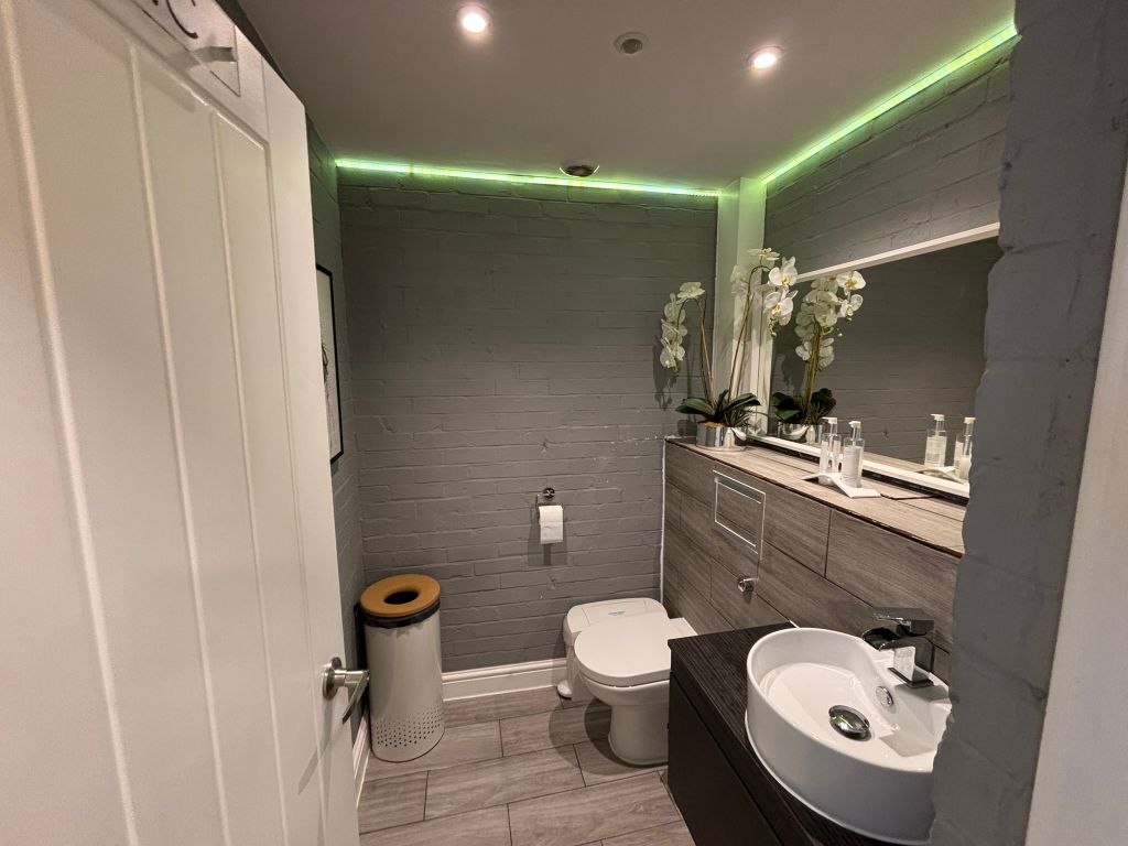 Property photo 3 of 5 Img_6980