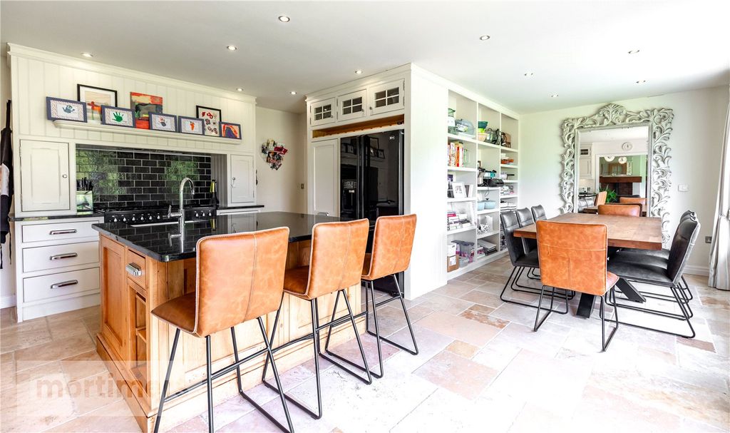 Property photo 2 of 34 Kitchen/Diner