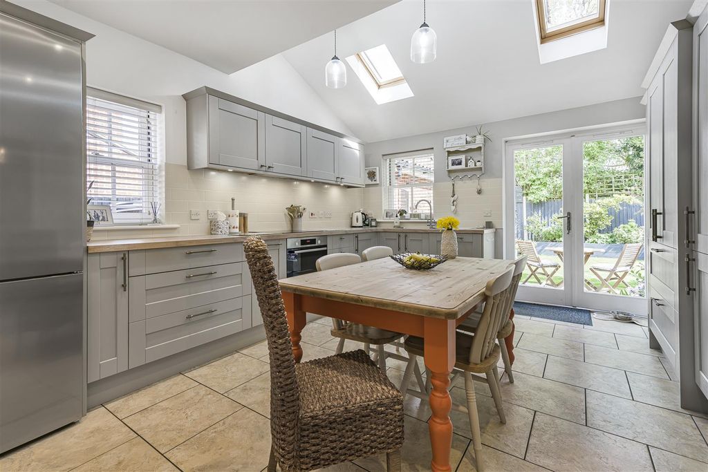 Property photo 2 of 17 Kitchen