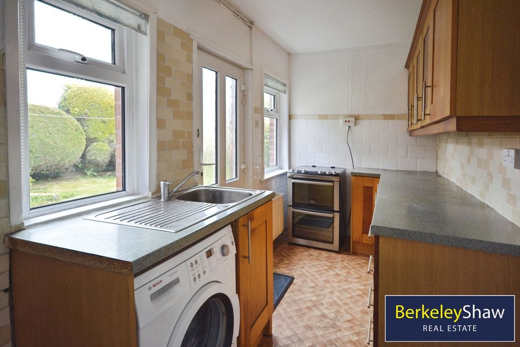 Property photo 3 of 15 Kitchen