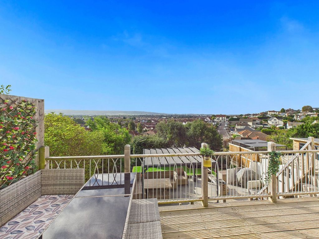 Property photo 2 of 33