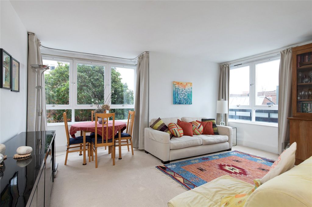 Property photo 1 of 9 Reception