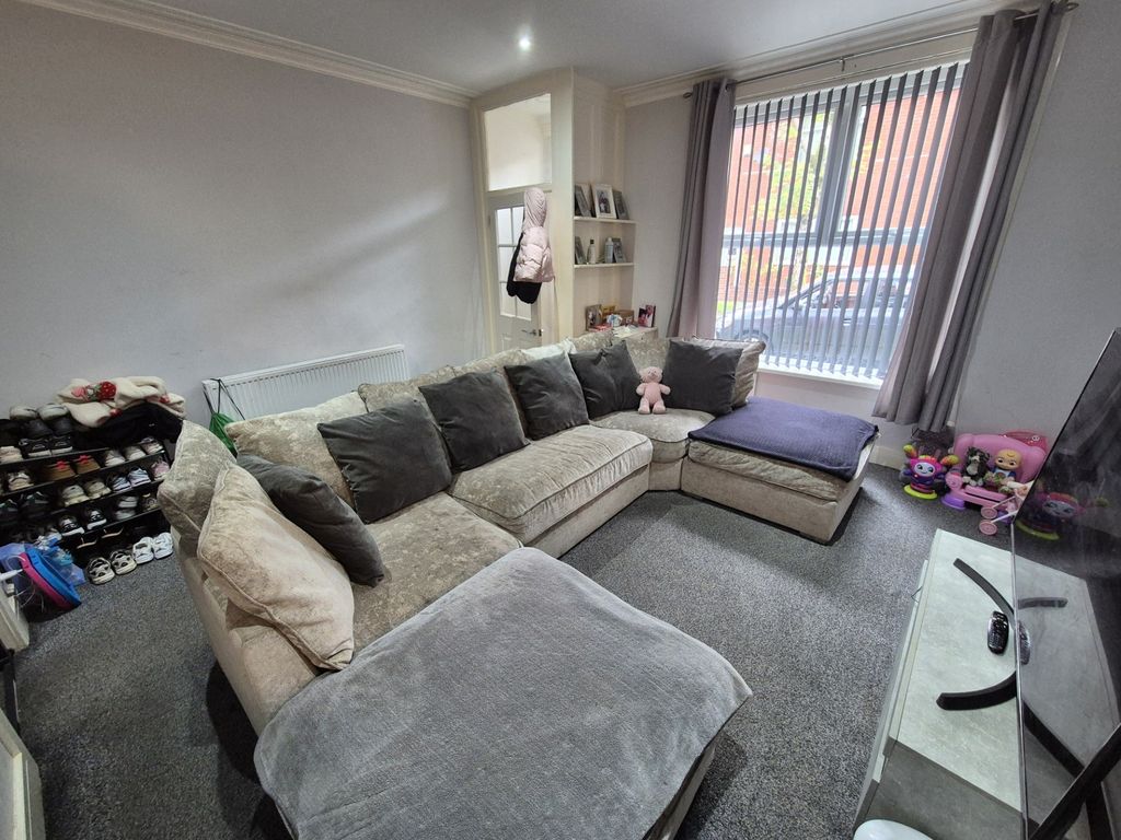 Property photo 2 of 12