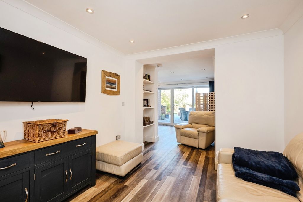 Property photo 3 of 38 Pbox-Img.Jpg