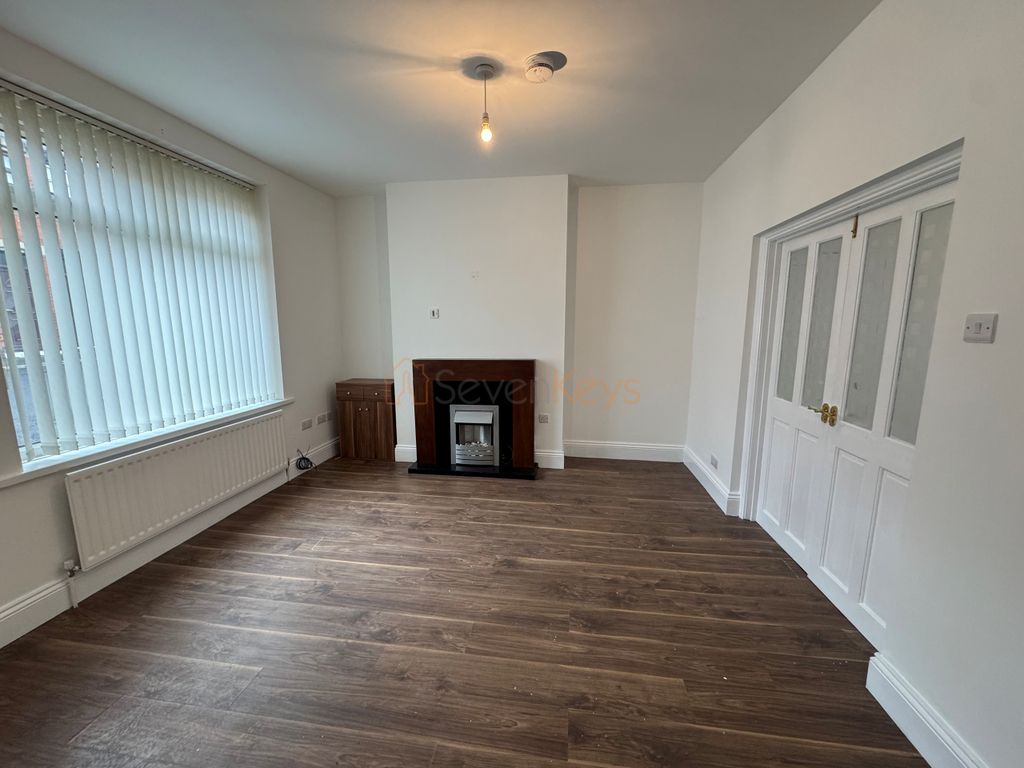 Property photo 2 of 8 1