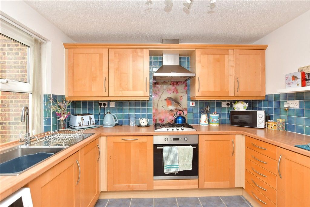 Property photo 3 of 12 Kitchen