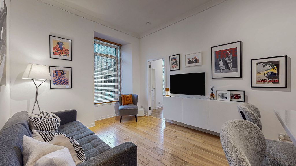 Property photo 3 of 25 14-Print-14 Dowanhill Street Flat 1.2_21