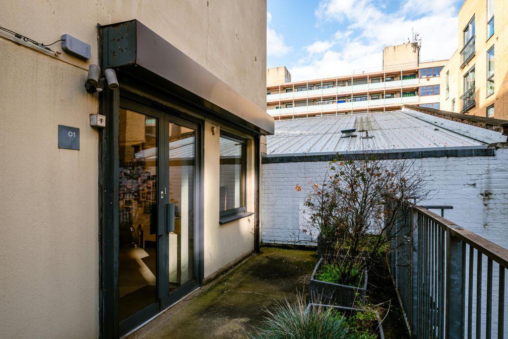 Property photo 2 of 13 Northside Studios 1.01 - 11.Jpg