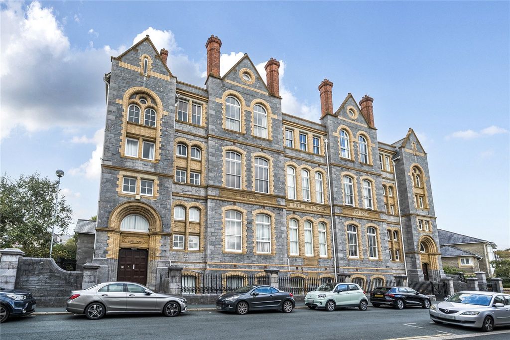 Property photo 3 of 21 Picture No. 10