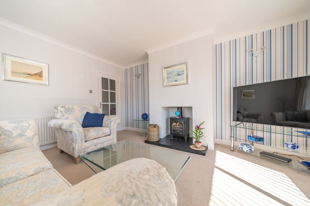 Property photo 2 of 48