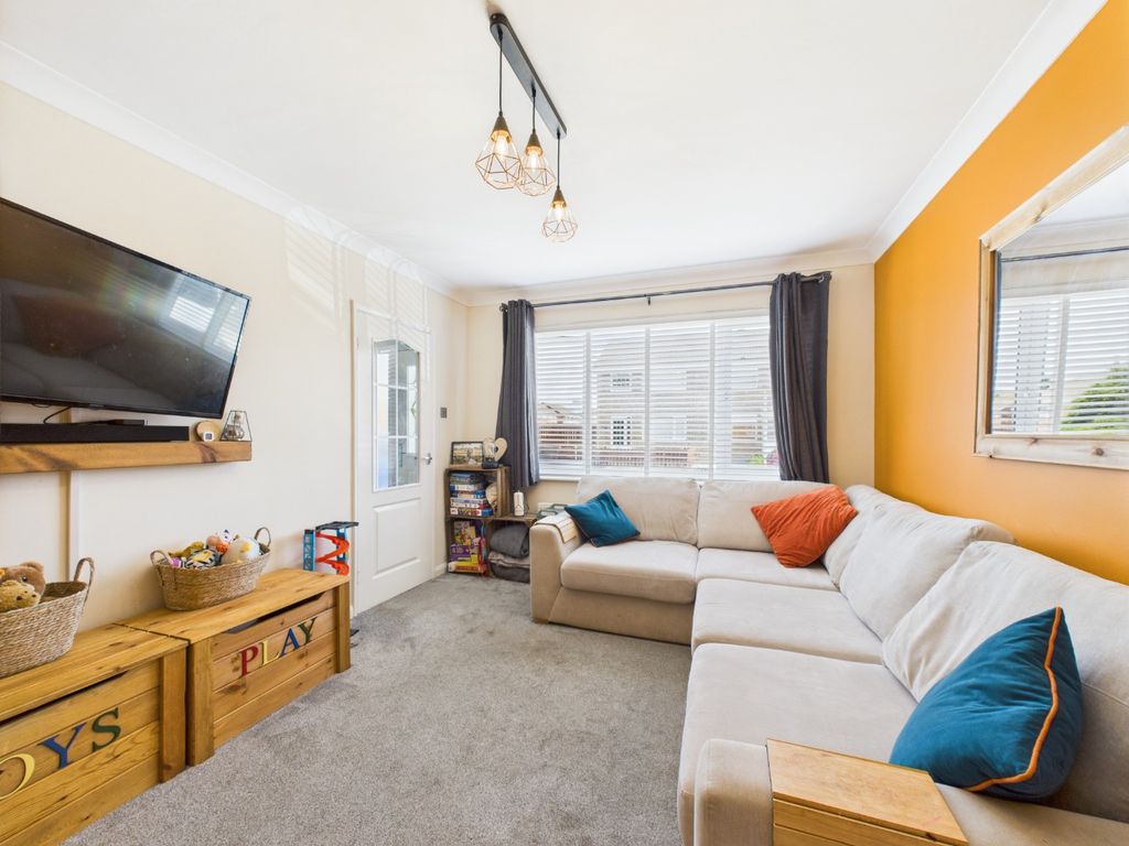 Property photo 3 of 27 4396757