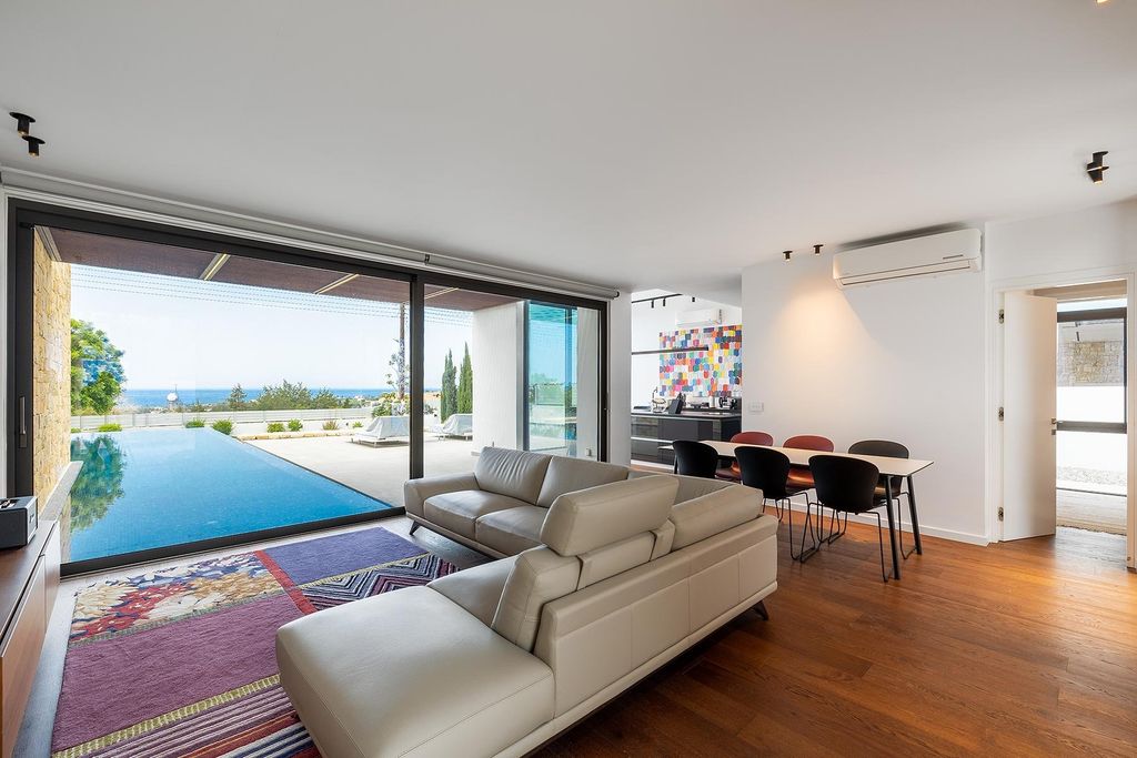 Property photo 1 of 30